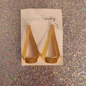 Goldtone Drop Fashion Earrings